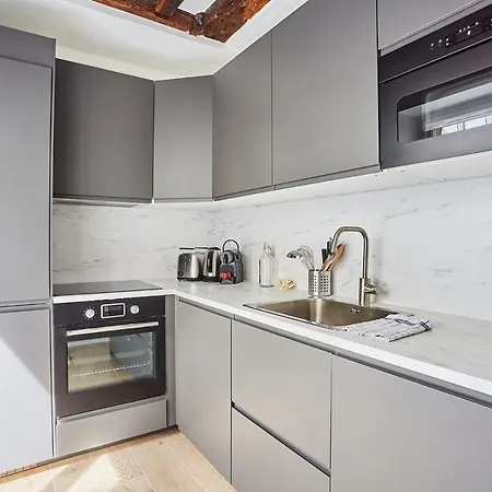 Apartment Louvre Museum By Studio Prestige-2